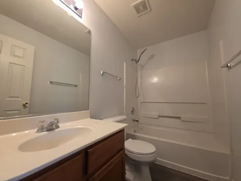 207 Springbrook Trail S Oswego IL 60543