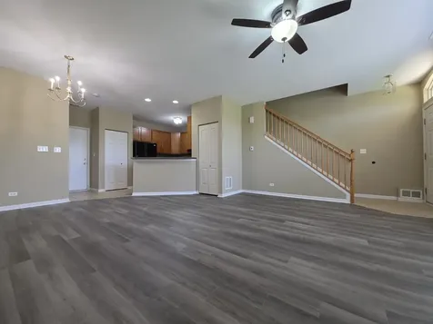 207 Springbrook Trail S Oswego IL 60543