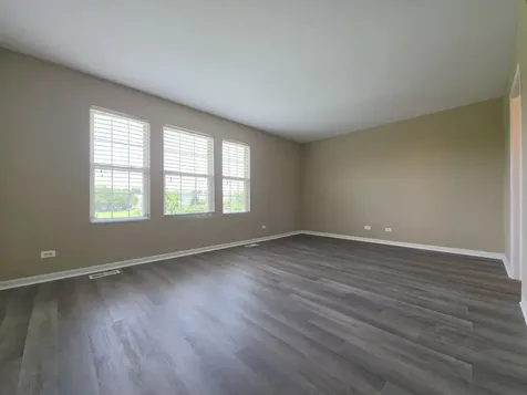 207 Springbrook Trail S Oswego IL 60543
