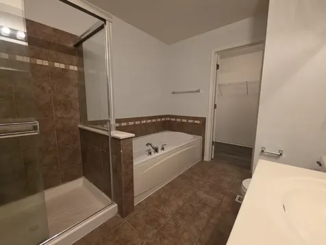 207 Springbrook Trail S Oswego IL 60543