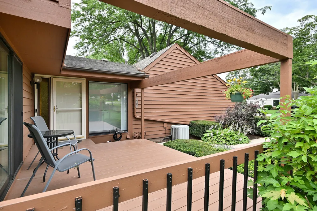 245 South Prospect Street Roselle IL 60172