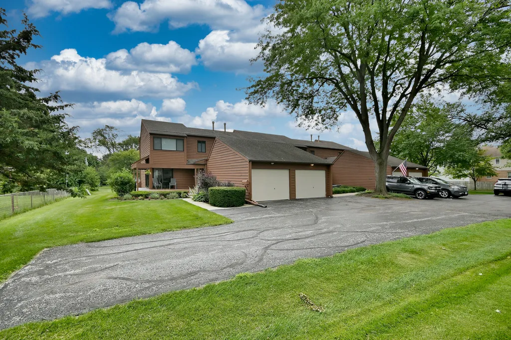 245 South Prospect Street Roselle IL 60172