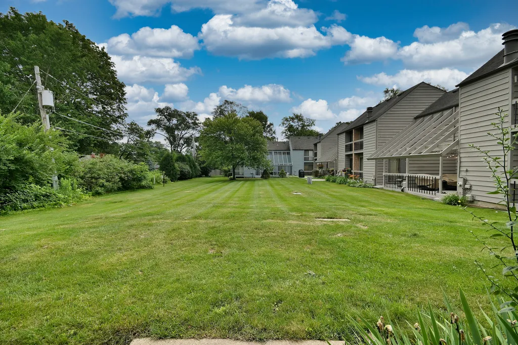 245 South Prospect Street Roselle IL 60172