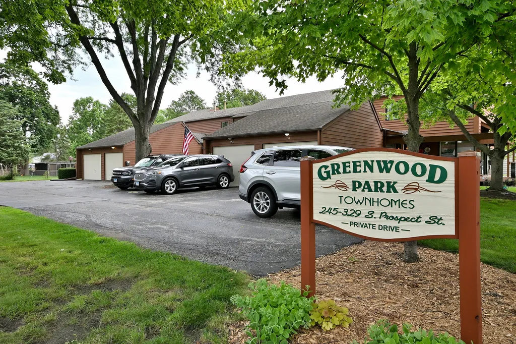 245 South Prospect Street Roselle IL 60172