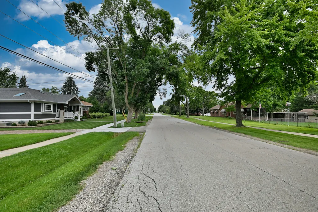 245 South Prospect Street Roselle IL 60172