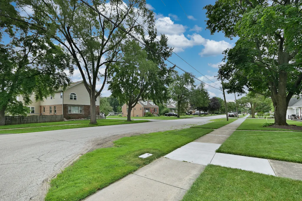 245 South Prospect Street Roselle IL 60172