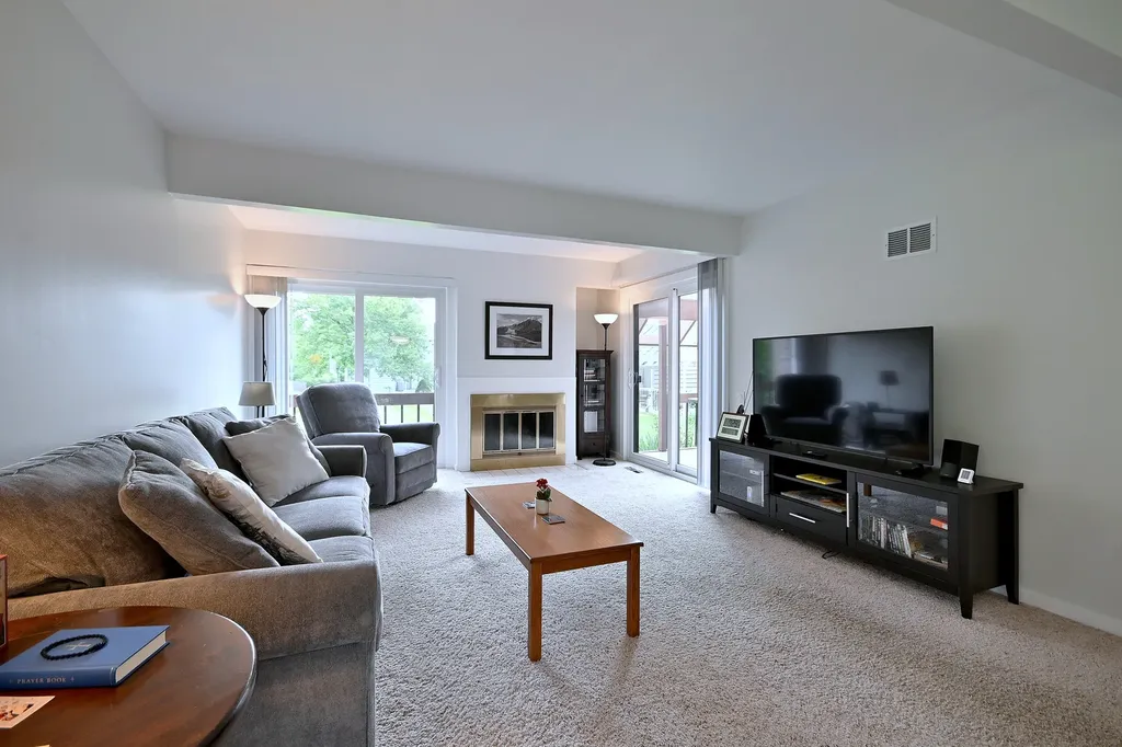 245 South Prospect Street Roselle IL 60172