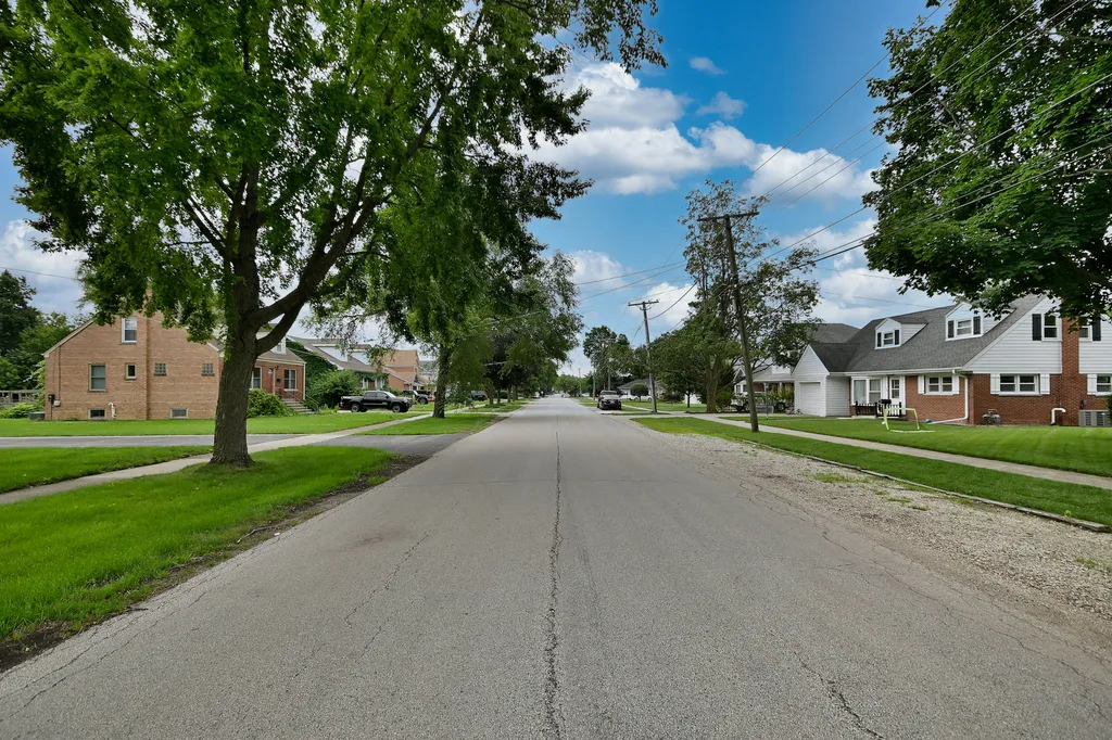 245 South Prospect Street Roselle IL 60172