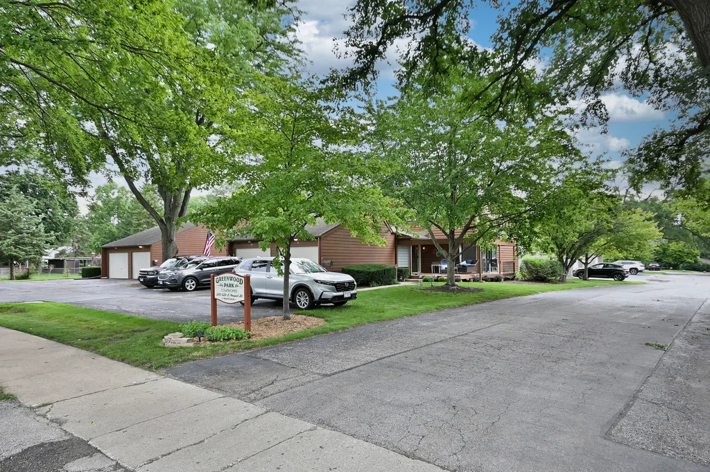 245 South Prospect Street Roselle IL 60172