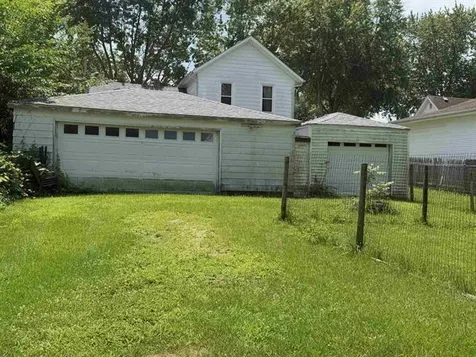 208 East Second Street Leaf River IL 61047