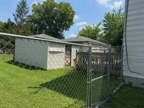 208 East Second Street Leaf River IL 61047