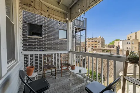 3744 North Clifton Avenue Chicago IL 60613