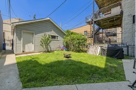 3744 North Clifton Avenue Chicago IL 60613