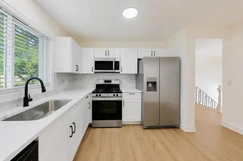 2 Oakmont Court Streamwood IL 60107