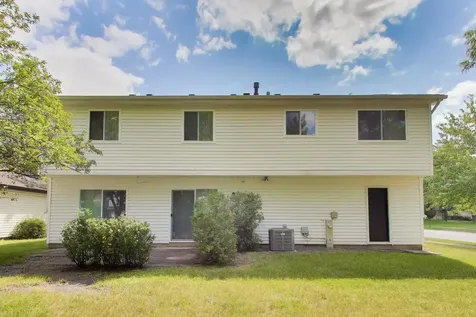 2 Oakmont Court Streamwood IL 60107
