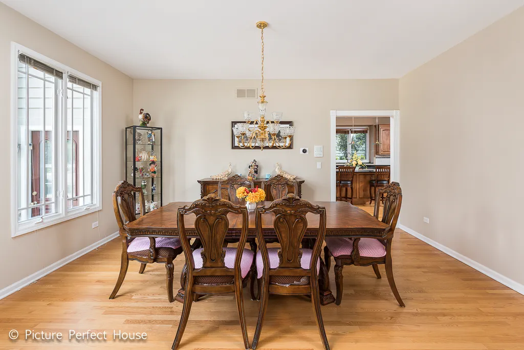 3571 Scottsdale Circle Naperville IL 60564