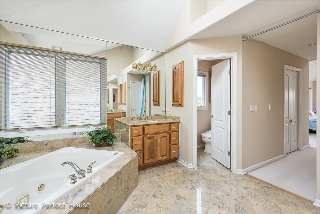 3571 Scottsdale Circle Naperville IL 60564