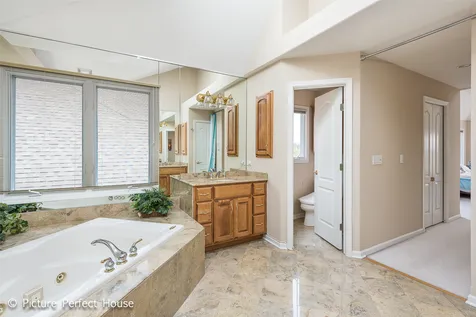 3571 Scottsdale Circle Naperville IL 60564
