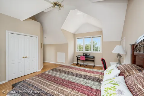 3571 Scottsdale Circle Naperville IL 60564