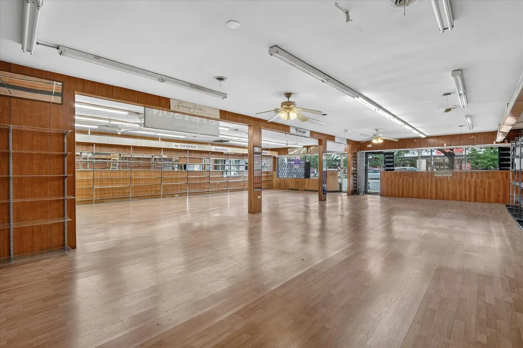 607 West Roosevelt Road Chicago IL 60607