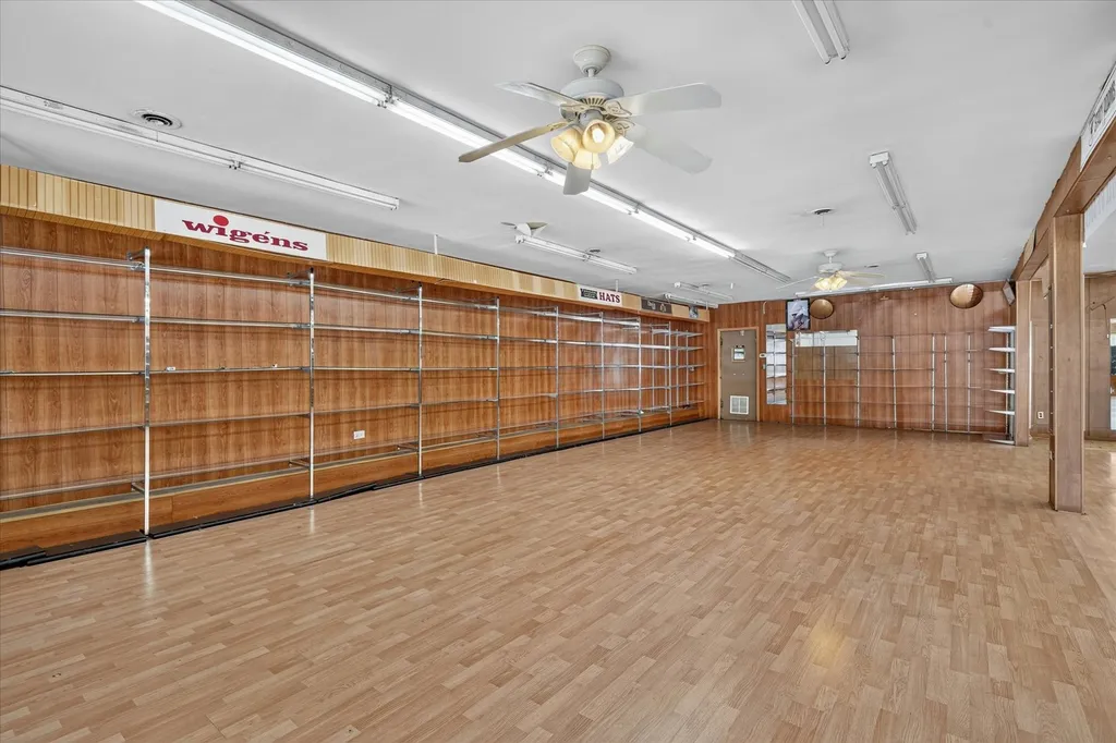 607 West Roosevelt Road Chicago IL 60607