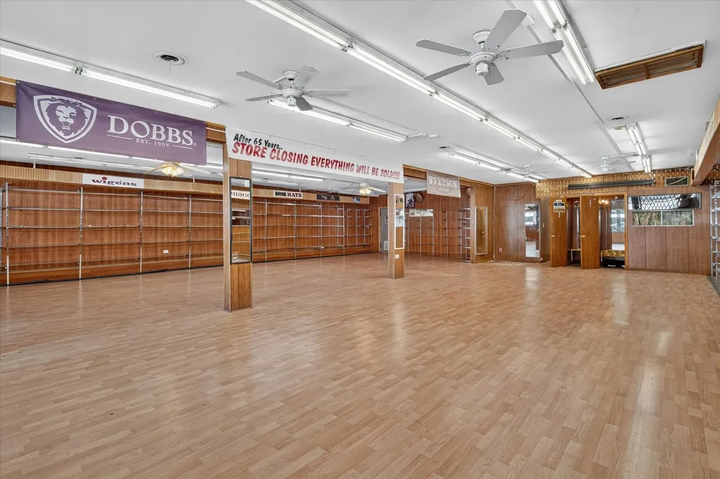 607 West Roosevelt Road Chicago IL 60607