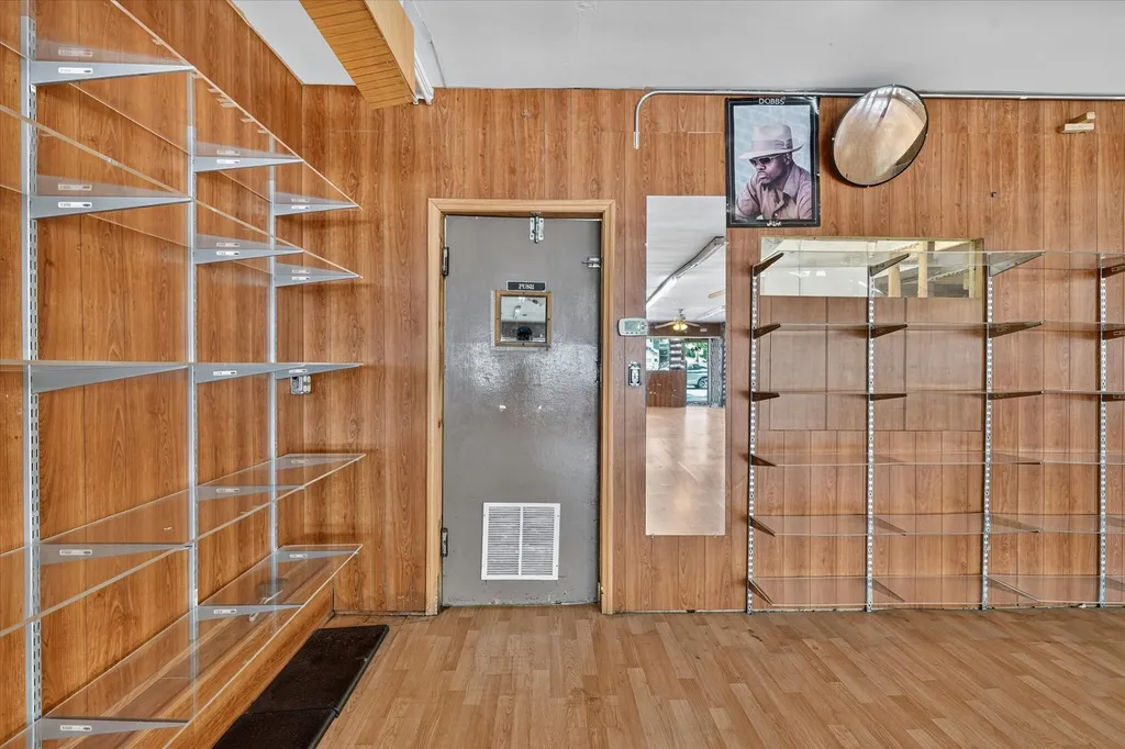 607 West Roosevelt Road Chicago IL 60607