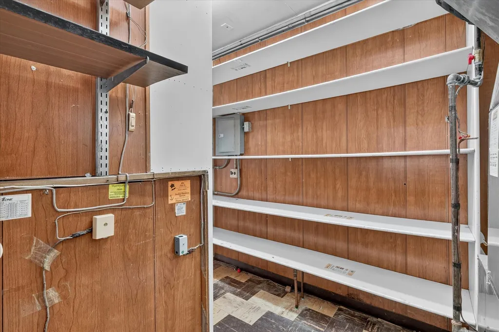 607 West Roosevelt Road Chicago IL 60607