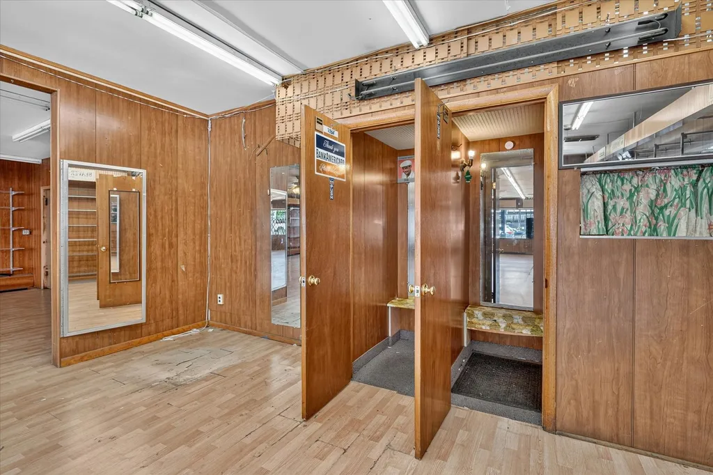 607 West Roosevelt Road Chicago IL 60607