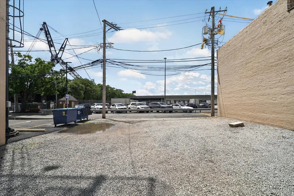 607 West Roosevelt Road Chicago IL 60607