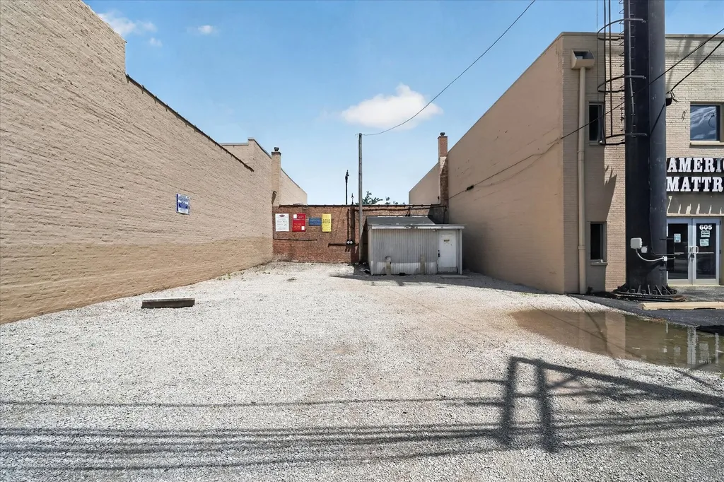 607 West Roosevelt Road Chicago IL 60607