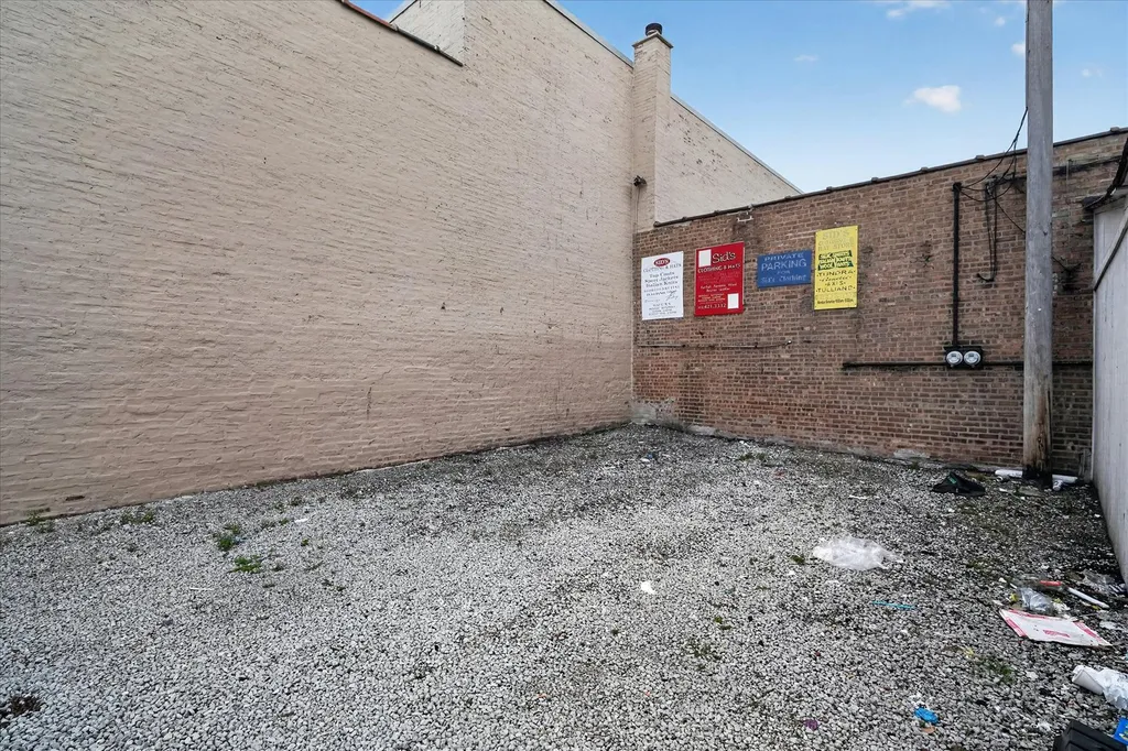 607 West Roosevelt Road Chicago IL 60607