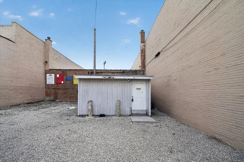 607 West Roosevelt Road Chicago IL 60607