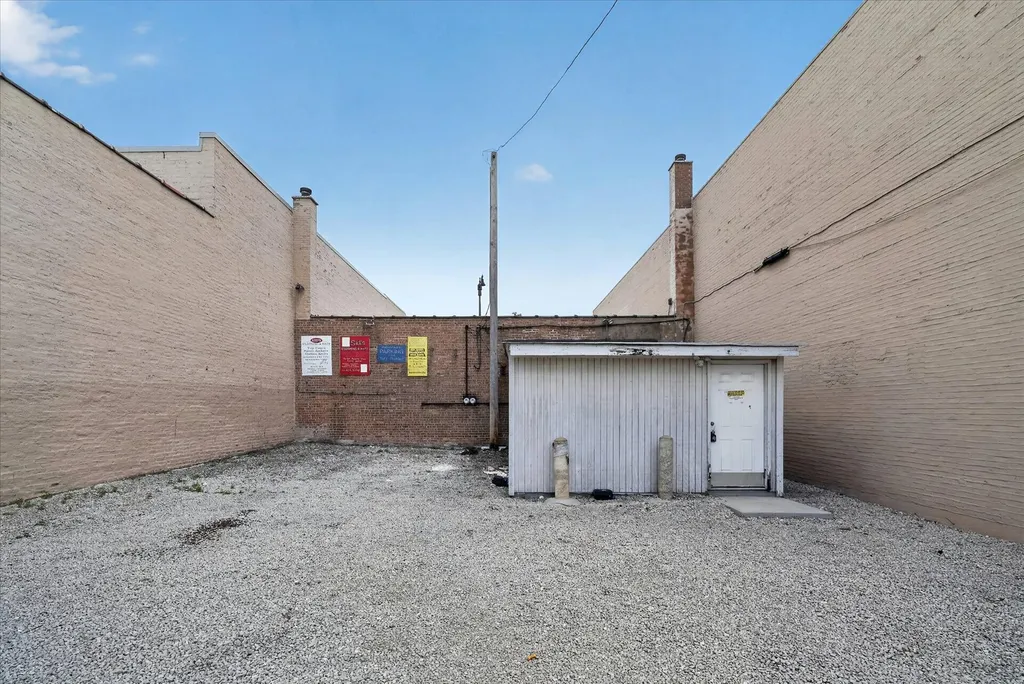 607 West Roosevelt Road Chicago IL 60607
