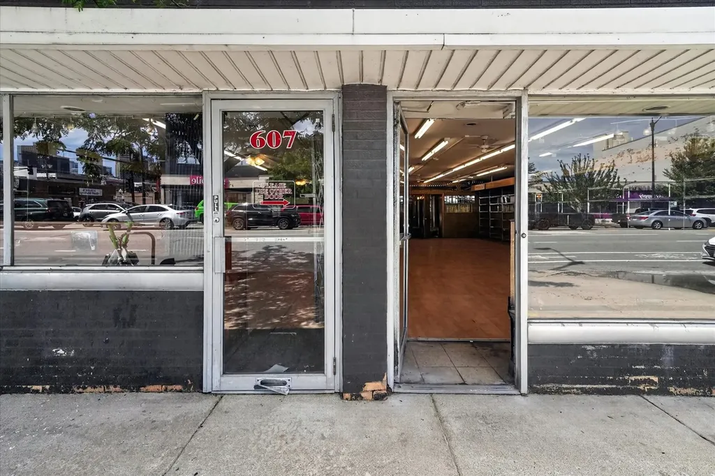 607 West Roosevelt Road Chicago IL 60607
