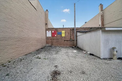 607 West Roosevelt Road Chicago IL 60607