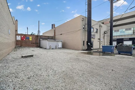 607 West Roosevelt Road Chicago IL 60607