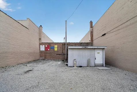 607 West Roosevelt Road Chicago IL 60607