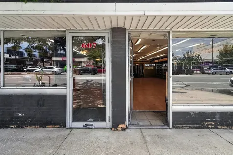 607 West Roosevelt Road Chicago IL 60607