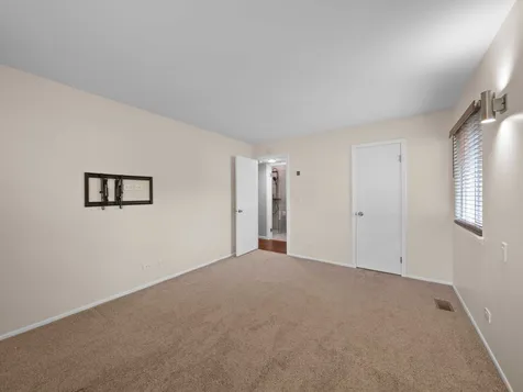 1126 Auburn Buffalo Grove IL 60089
