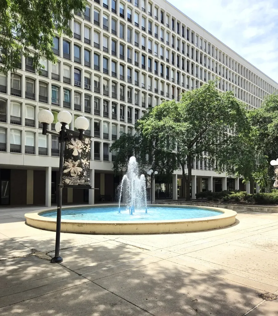 1450 East 55th Place Chicago IL 60637
