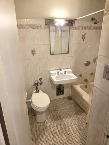 1450 East 55th Place Chicago IL 60637