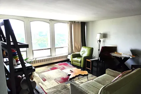 1450 East 55th Place Chicago IL 60637