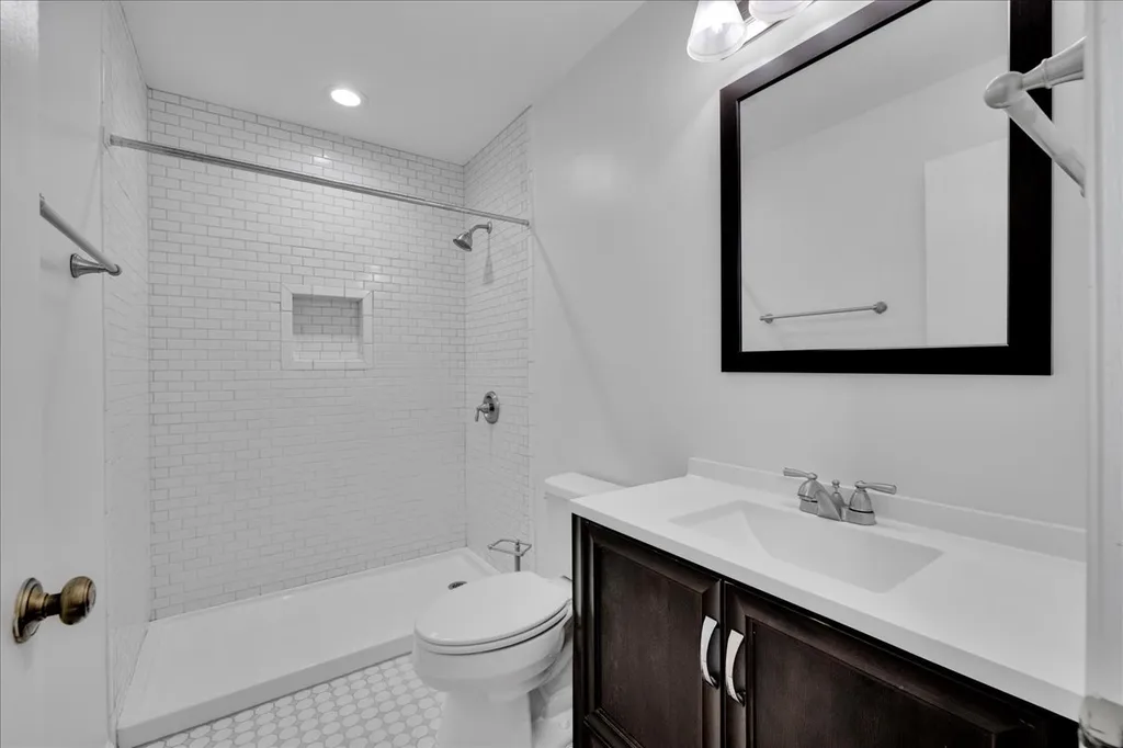 1049 Oswego Road Naperville IL 60540