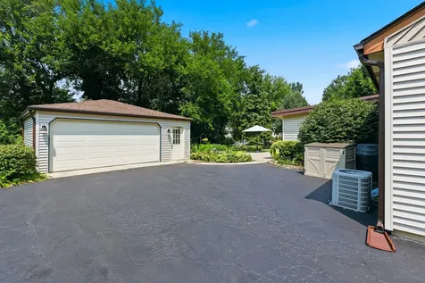 202 Bonnie Brae Avenue Itasca IL 60143