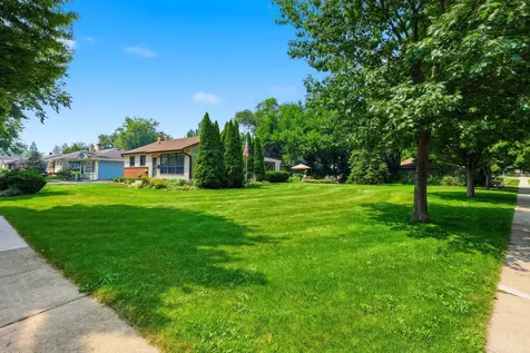 202 Bonnie Brae Avenue Itasca IL 60143