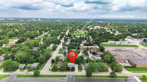 207 Barb Boulevard Dekalb IL 60115