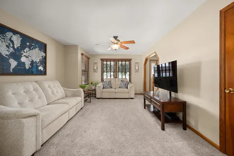 207 Barb Boulevard Dekalb IL 60115