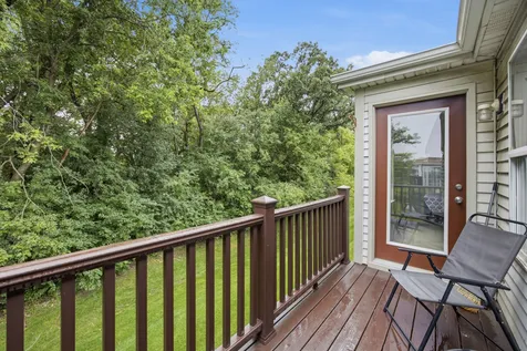 383 Woodview Circle Elgin IL 60120