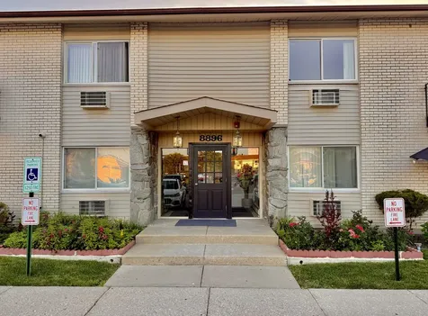 8896 David Place Des Plaines IL 60016